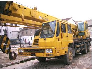 �����O����\�����������ؙC������